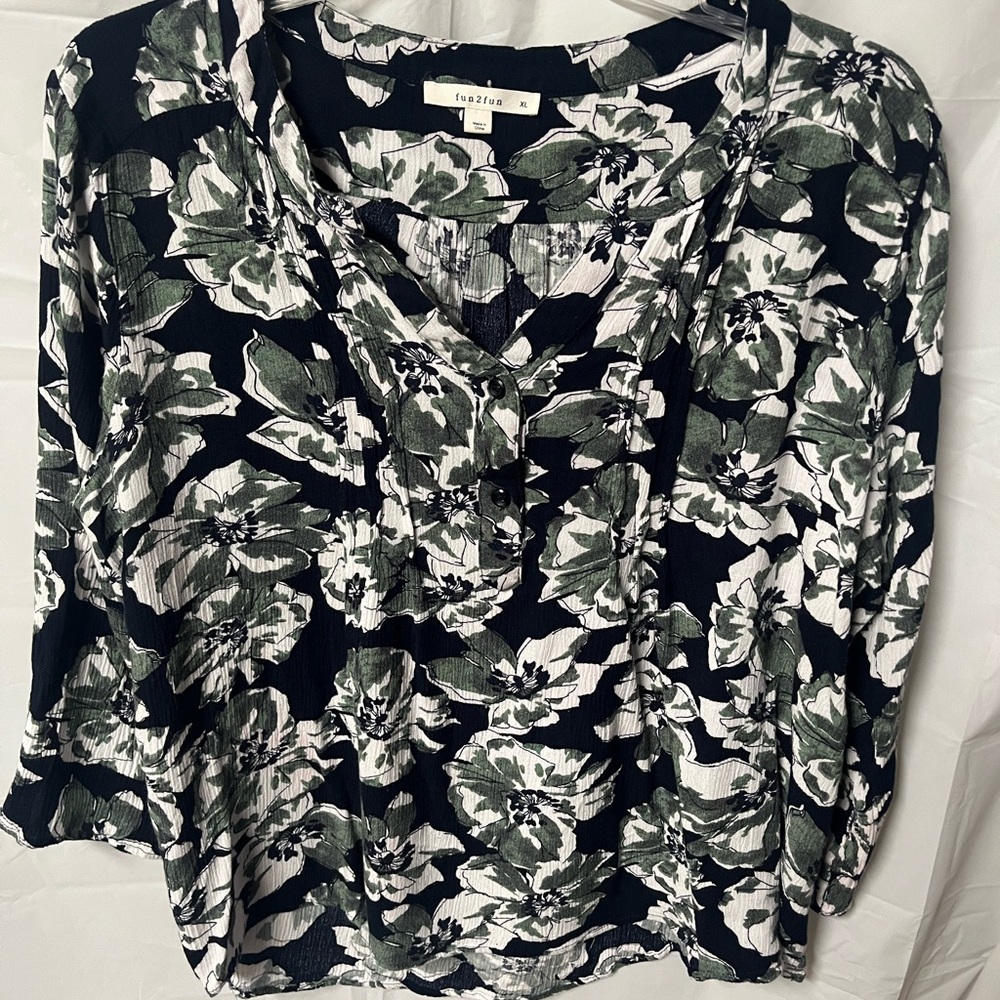 Fun2fun Floral Print Women's 3/4 sleeve Top - Navy and Green